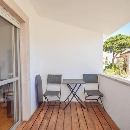 Cozy Near The Appartement Estoril